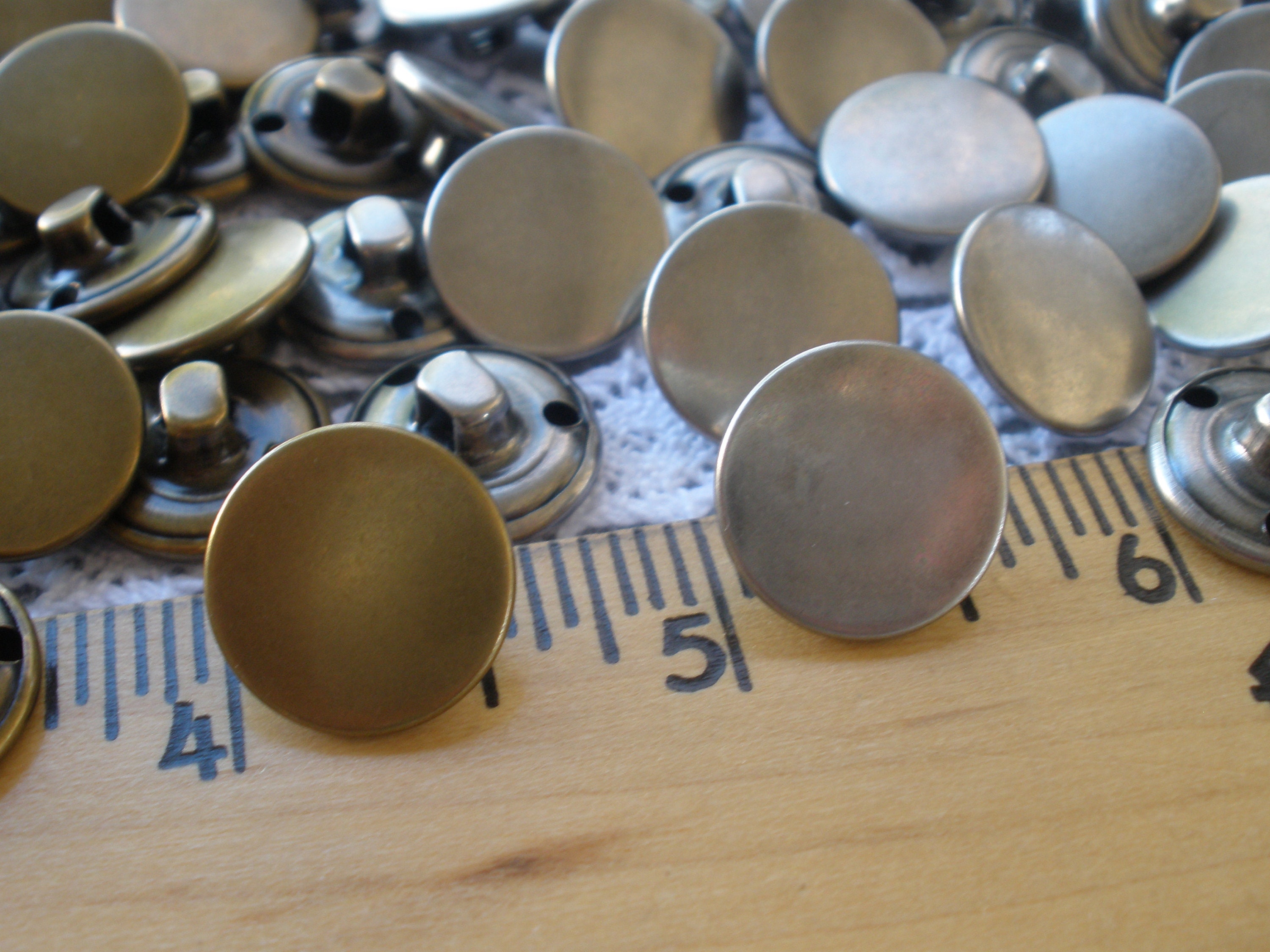 20mm 15mm Vintage Big Buttons for Clothing Metal Round Antique Color Sewing  Decor Button Women Coat Sweater Needlework DIY (Color : Antique Gold