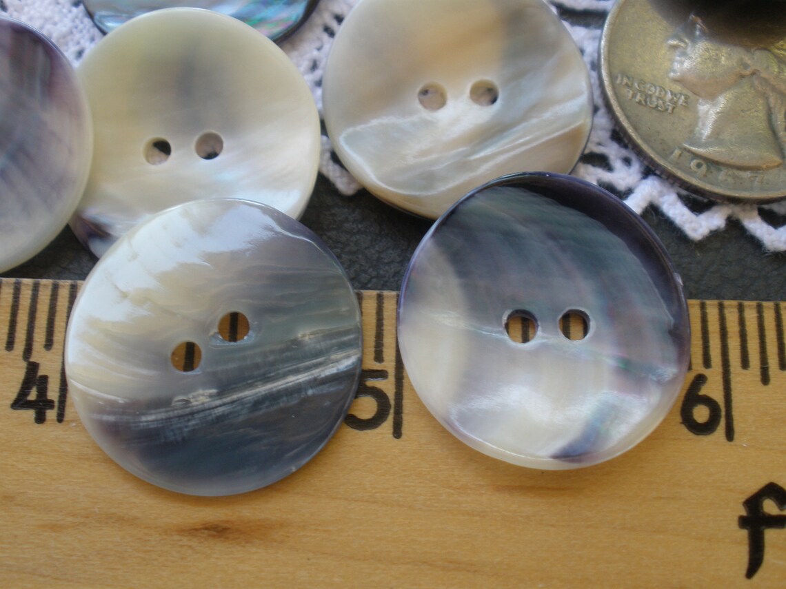 Blueberry & Cream MOP Shell Buttons 22MM 36L 7/8