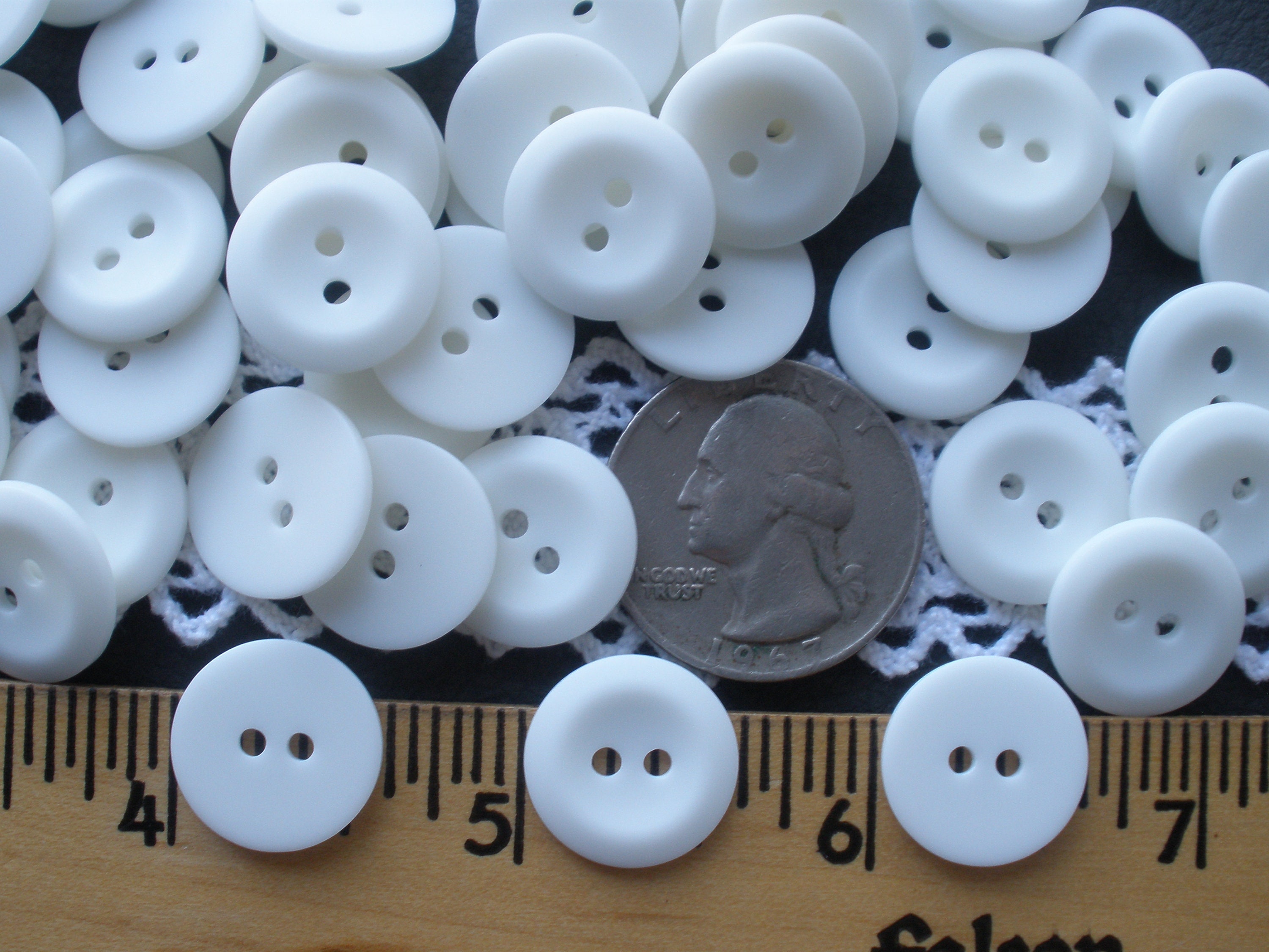 16MM Matte White Plastic Buttons 24L 2-hole Sew on 24 Pcs 5/8