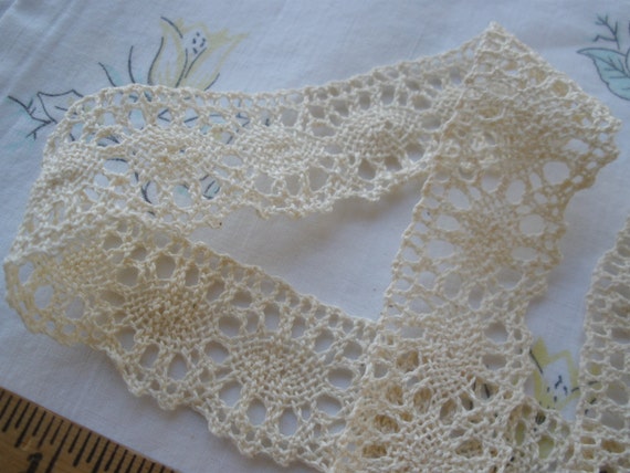 Ecru Cotton Lace 28mm - Flower Scallop Ecru Cotton Lace 28mm - Flower Scallop