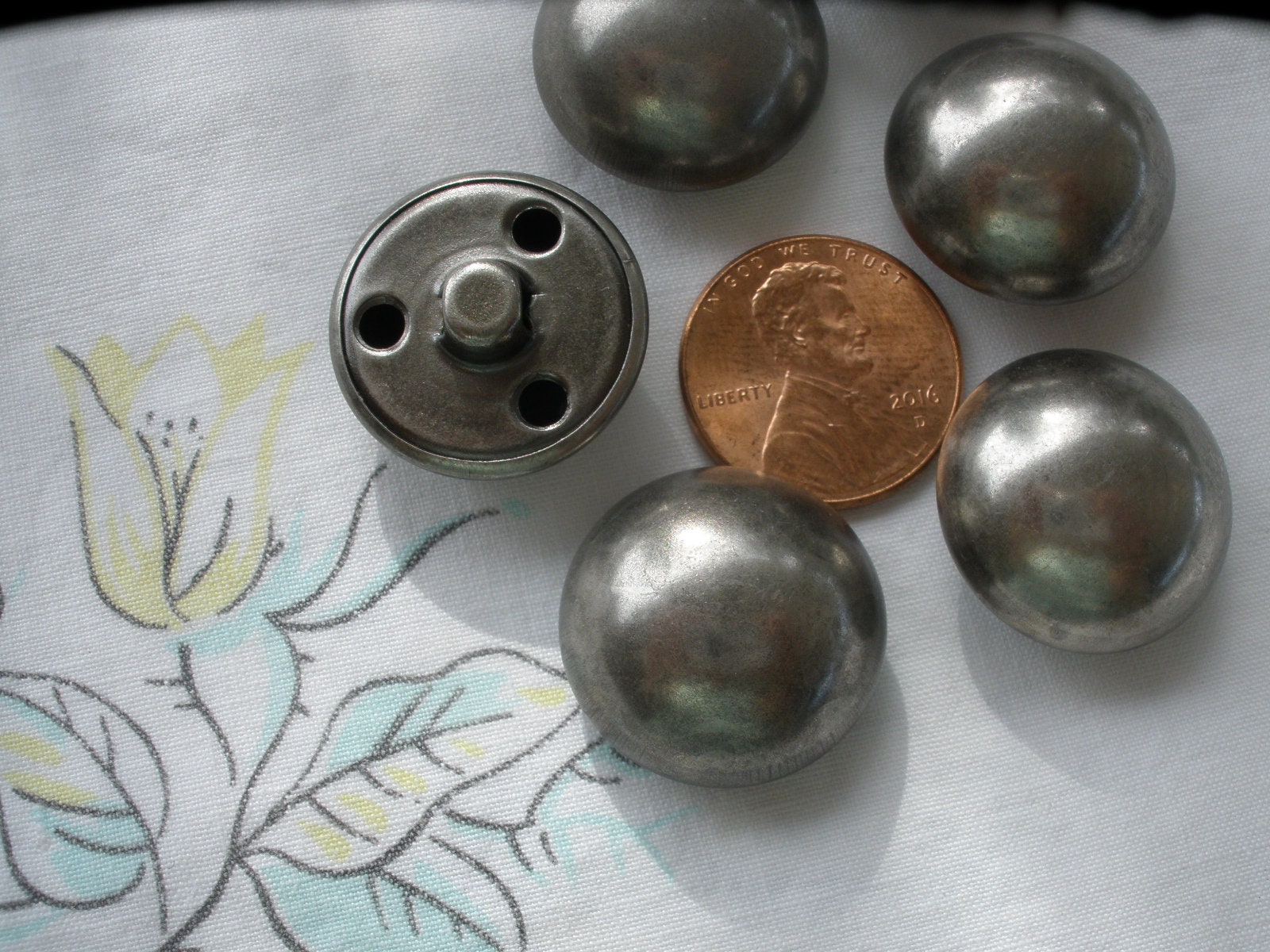 Dill Buttons 14mm 3PC 2 Hole Metal Antique Silver