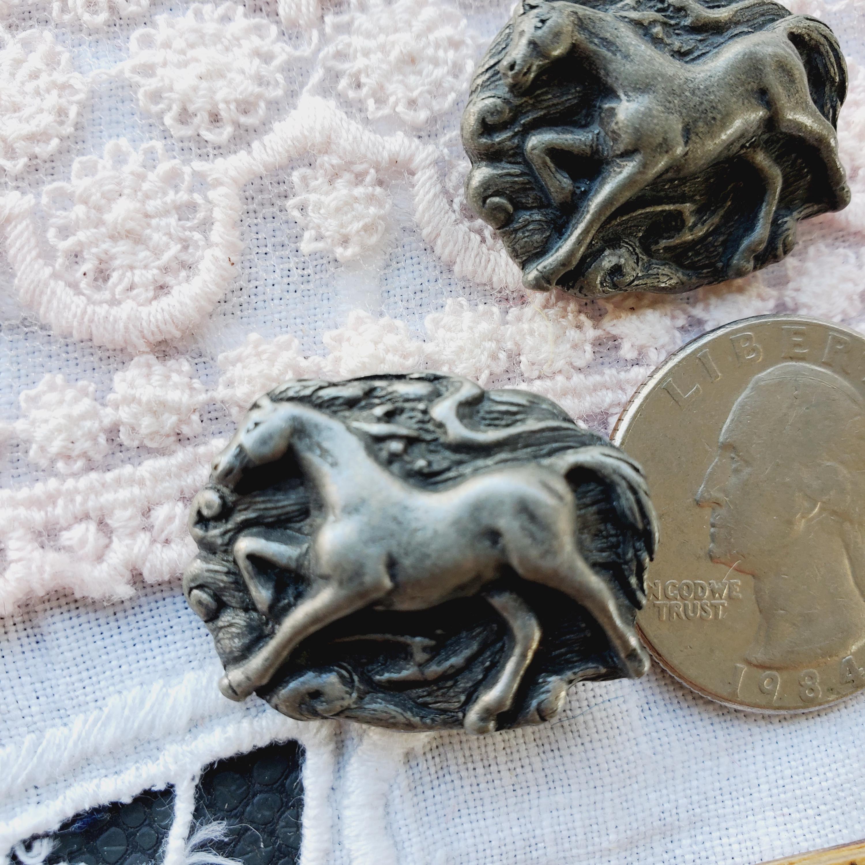 ZRC Vtg Amazing Metal Realistic Running Mustang Horse Buttons