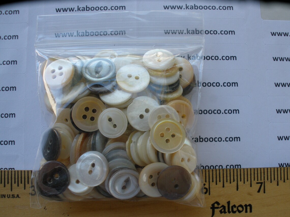 Vintage Real Shell Buttons Mixed Lots 3 Ounces 120pcs Carved Fisheye ...