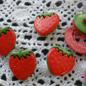 Sweet Strawberry shaped shank Buttons 9 pcs size 24L 5/8&quot; 15MM red and green plastic cute craft scrapbook sewing fun cool