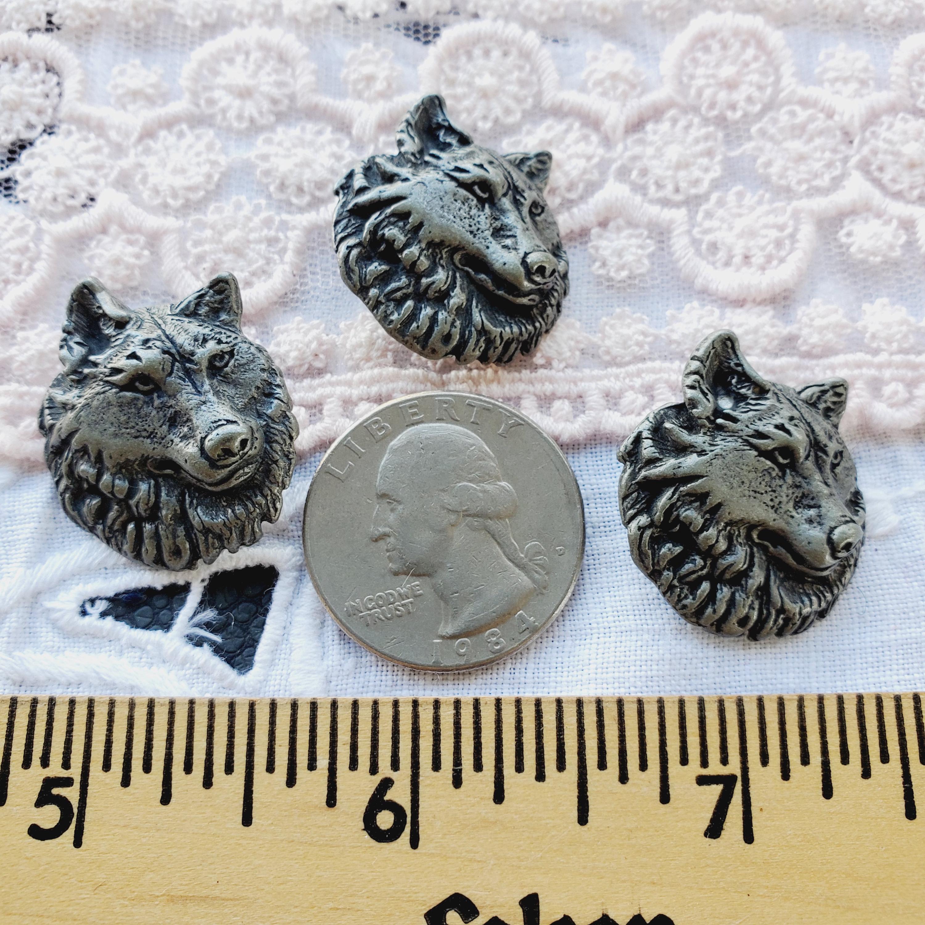 Amazing Metal Realistic Wolf Head Buttons Shank 25MM 1