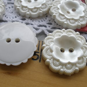 Ivory color Faux Pearl Finish Fancy Pattern Buttons Plastic 24MM Size 38L 2 hole sew on 12 piece off-white plastic buttons flower pattern