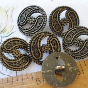 Pierced Metal Flower Filigree Buttons 7/8" shank (23MM 36L) Cool antique brass look yin yang steampunk mod paisley pattern embellish knit