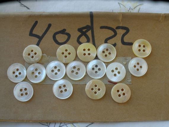 Vintage MOP Classic Shirt Buttons 22L Pearl White to Yellow Beige