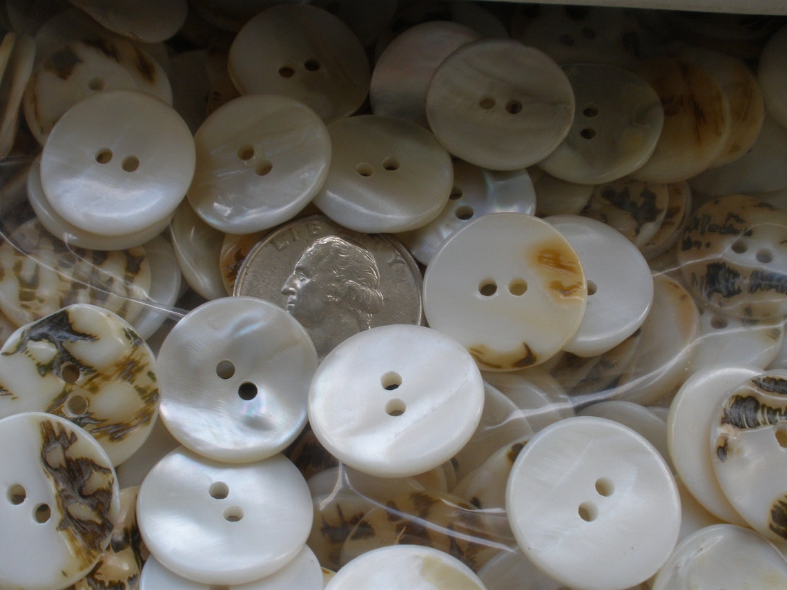 White Shell Button 20MM Real Shell Buttons Pearly White to Light Beige Thick Textured 13/ ...