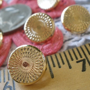 Shiny Light Gold Color Chrysanthemum Pattern Textured Metal Flat front Shank Buttons 1/2&quot; (13MM 20L) steampunk mod cosplay costume crafts
