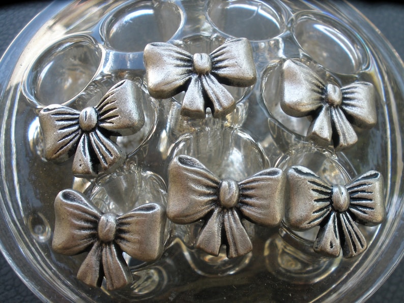 Vintage Metal Bow Buttons Pewter Color Shank Size 28L - Etsy