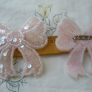 Pale Pink Sequin Bow tie Applique pins beaded Embellishment 2.75&quot; Embellish Tshirt Jacket cool sew on iron on glue iridescent seed beads