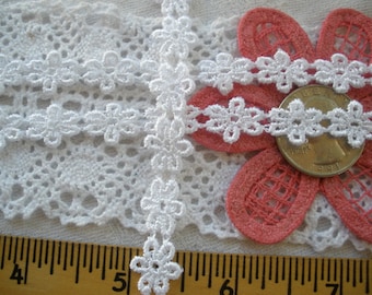 Bright White Tiny Daisy Chain Flowers applique Lace Trim 1/2" wide Venise lace retro 13mm choose yards easy to dye junk journal slow stitch