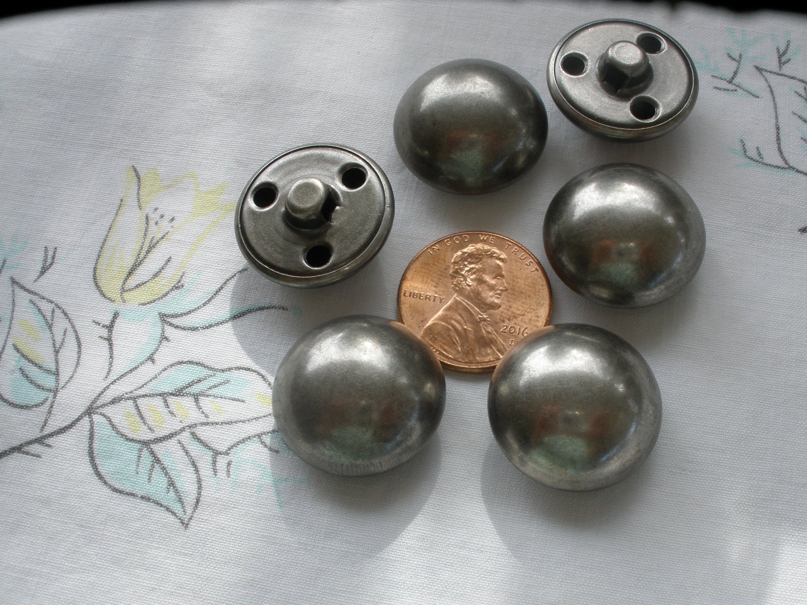 Dill Buttons 14mm 3PC 2 Hole Metal Antique Silver