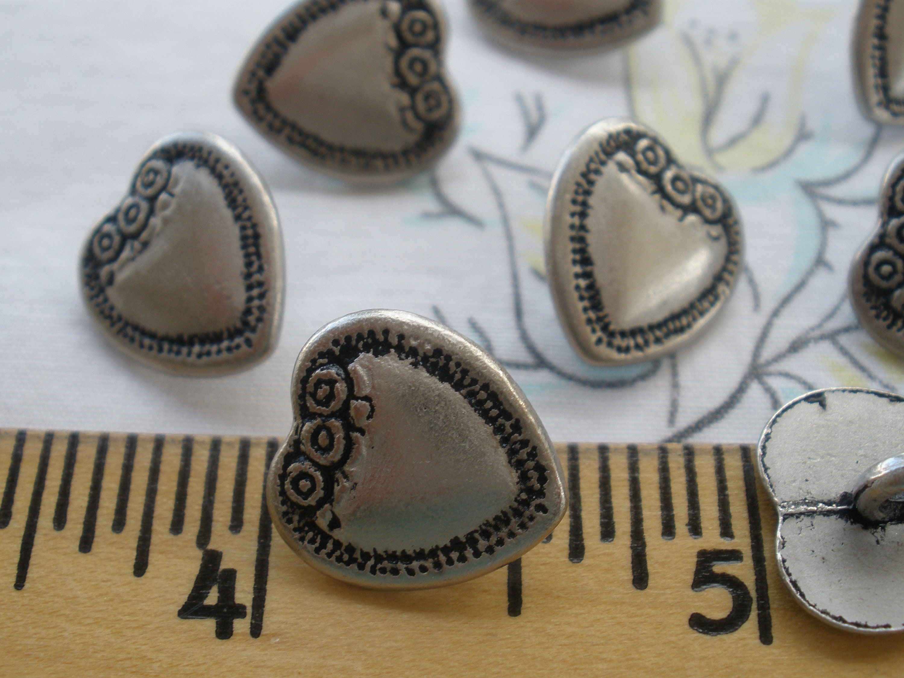 Hot Metal Heart Buttons For Crafts Supplies Woman Clothes Diy Embellishment  Replace Items Coats Suit Sewing Accessories 6pcs/lot