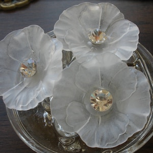 40MM Frosted Acrylic 3D flower buttons 10MM Rhinestone center 1 5/8&quot; 65L bridal costume craft home decor cool vintage shank buttons