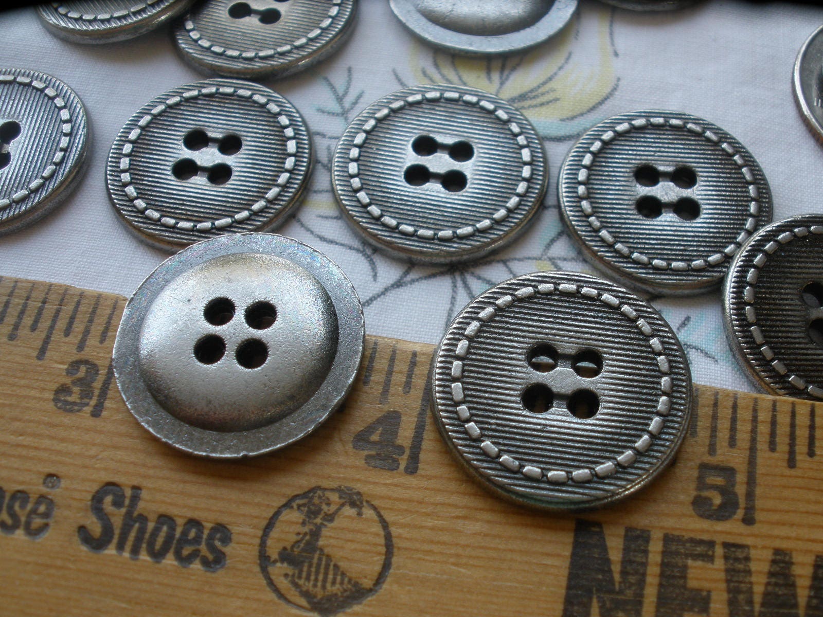 20mm 15mm Vintage Big Buttons for Clothing Metal Round Antique Color Sewing  Decor Button Women Coat Sweater Needlework DIY (Color : Antique Gold