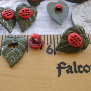 Sweet Ladybug on leaf shank Buttons 9 pcs size 28L 11/16" 17MM red and green plastic cute craft scrapbook sewing fun cool