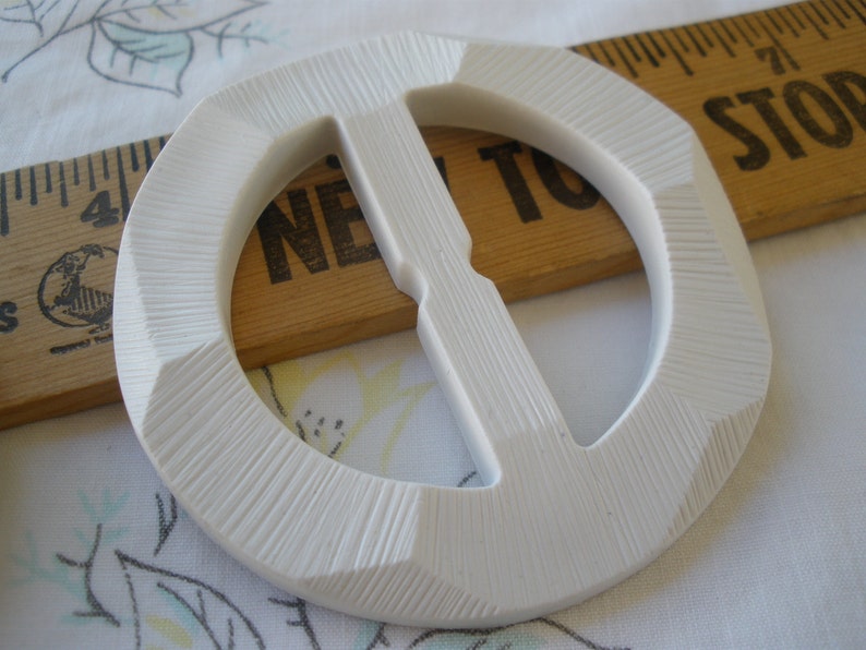Textured White Plastic Buckle Scarf Slide Round 2 38 carved 1 38 opening crafts sewing western t-shirt slide novelty retro ribbon slider