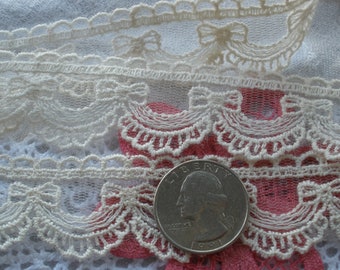 Bows & bunting shaped Light Ecru Embroidered Scalloped Edging Net Lace Trim 27MM wide bobbin embellishment retro choose yards clothes craft