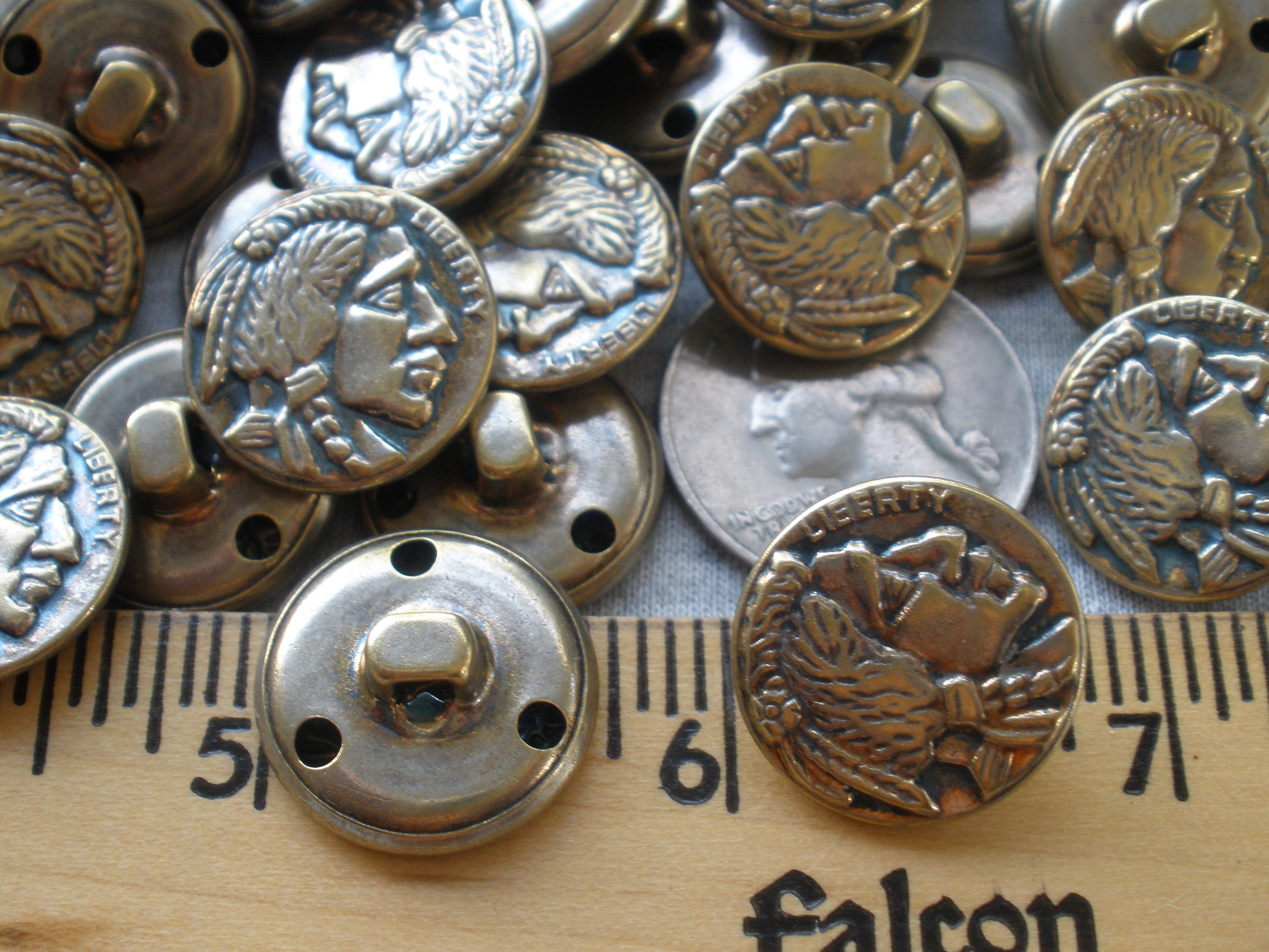 VINTAGE 4 COUNT BRONZE METAL INDIAN HEAD COIN BUTTONS REPLICAS 16mm 