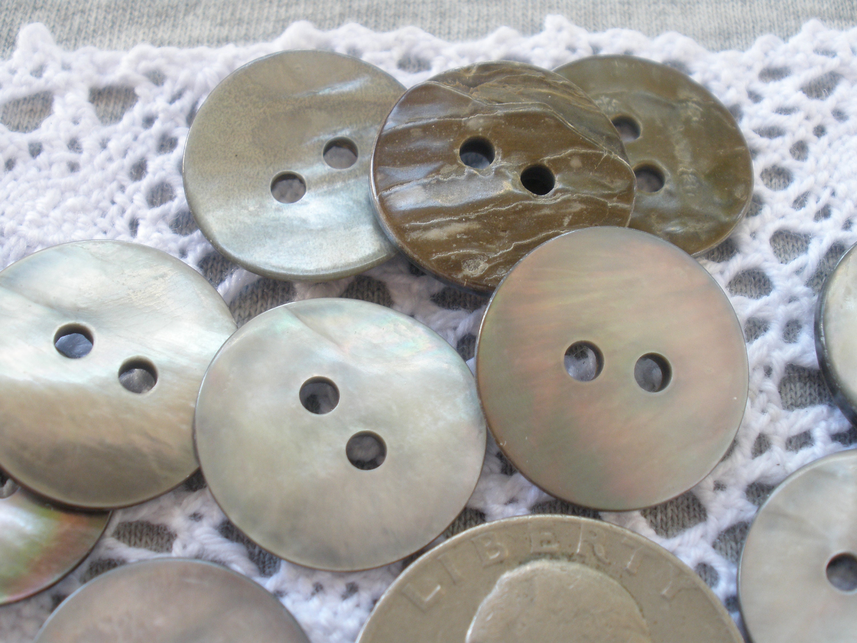 Pearl Smoke Real Shell Buttons MOP Natural 17MM 11/16