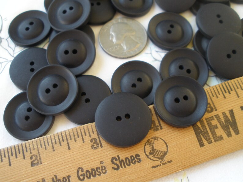 Large 25 mm 2 trous Crème Plastique Boutons pour coudre Tricoter Arts Scrap-Booking