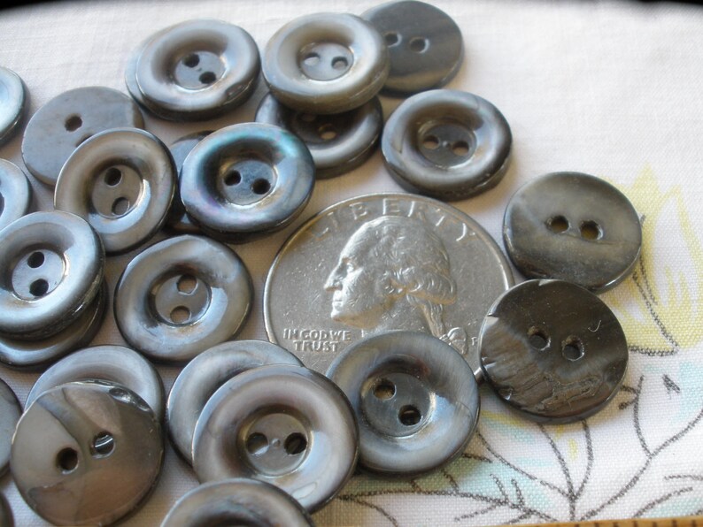 Carved Gray Smoke MOP Shell Buttons 14mm 9/16