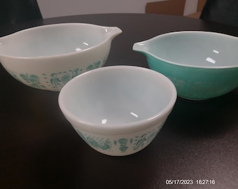 Pyrex Turquoise White Mixing Bowls Lot of 3