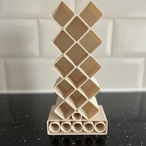 Geometryczna wieża na szminki | Nowoczesne przechowywanie kosmetyków (14 szminek + 5 konturówek) zdjęcie 7