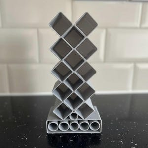 Geometryczna wieża na szminki | Nowoczesne przechowywanie kosmetyków (14 szminek + 5 konturówek) zdjęcie 8