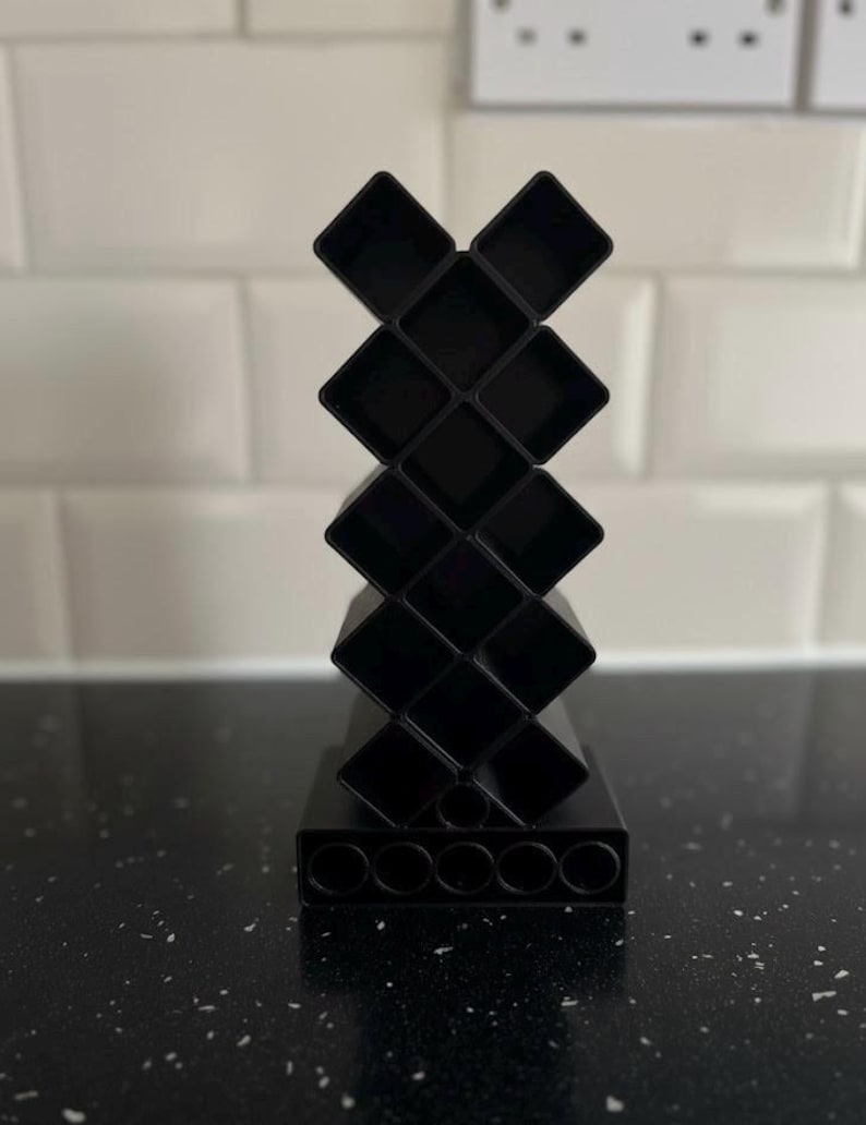 Geometryczna wieża na szminki | Nowoczesne przechowywanie kosmetyków (14 szminek + 5 konturówek) zdjęcie 6
