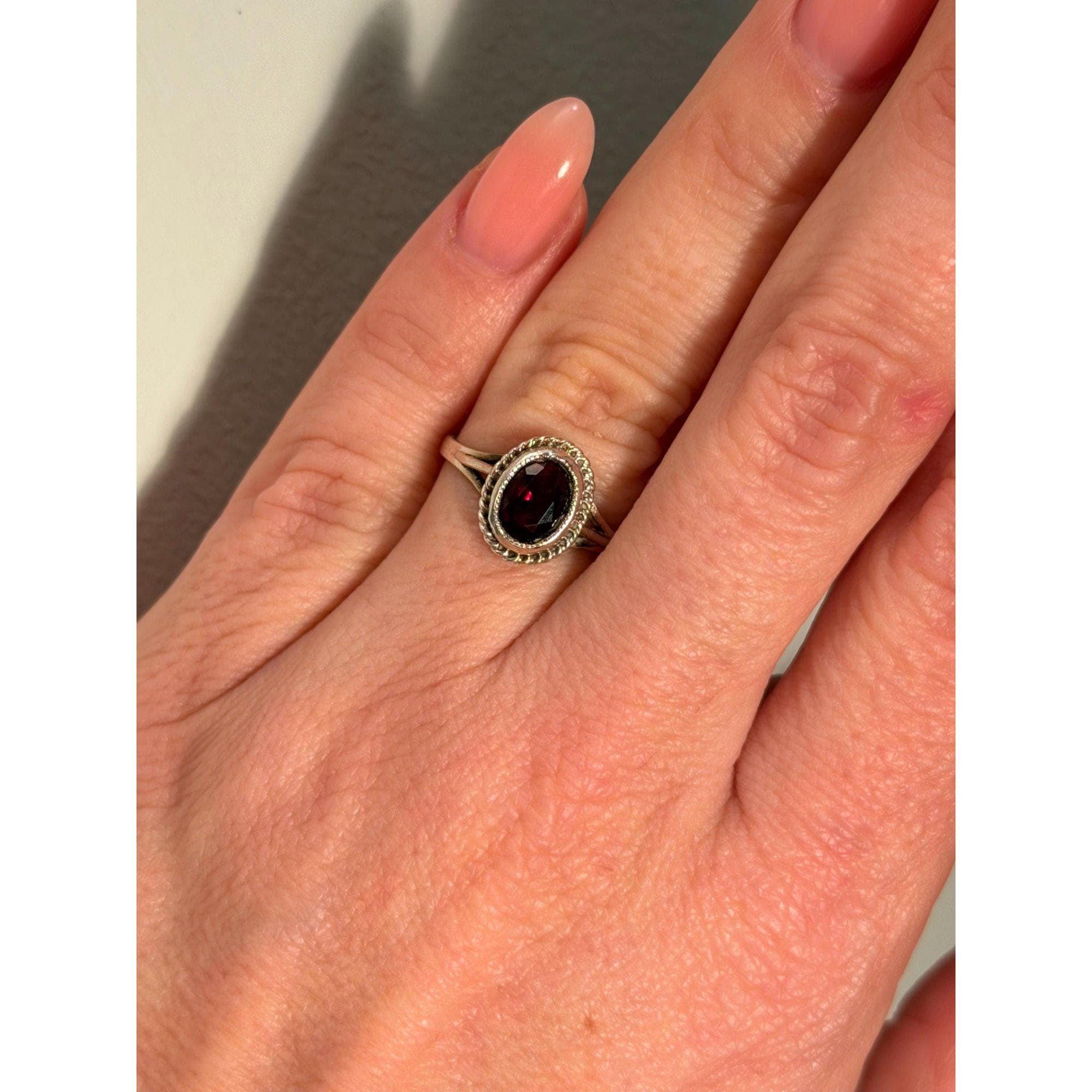 Vintage Silver Mark Sterling Silver Garnet Ring uk size M 35