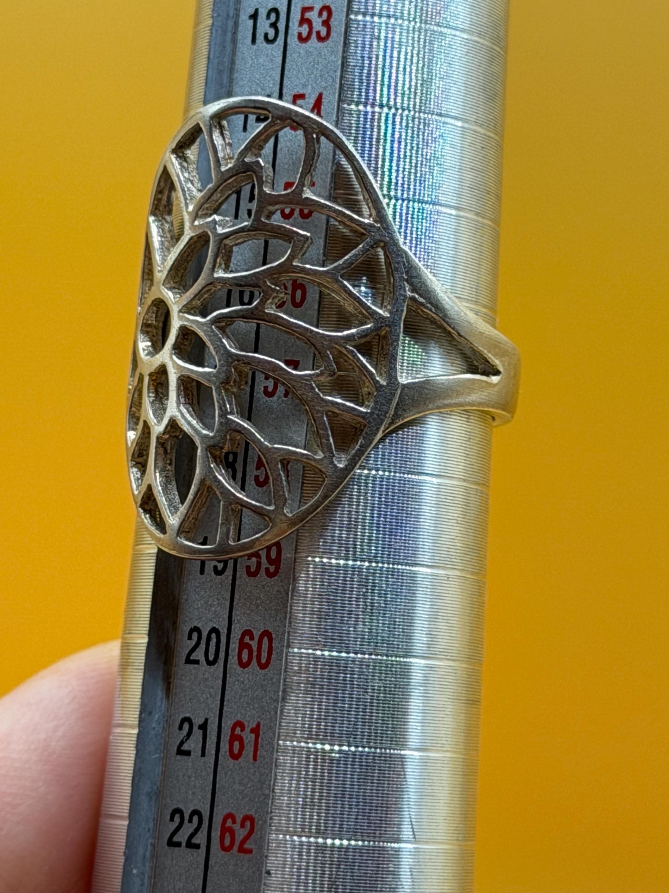 Floral Sterling silver ring Uk size P image 5