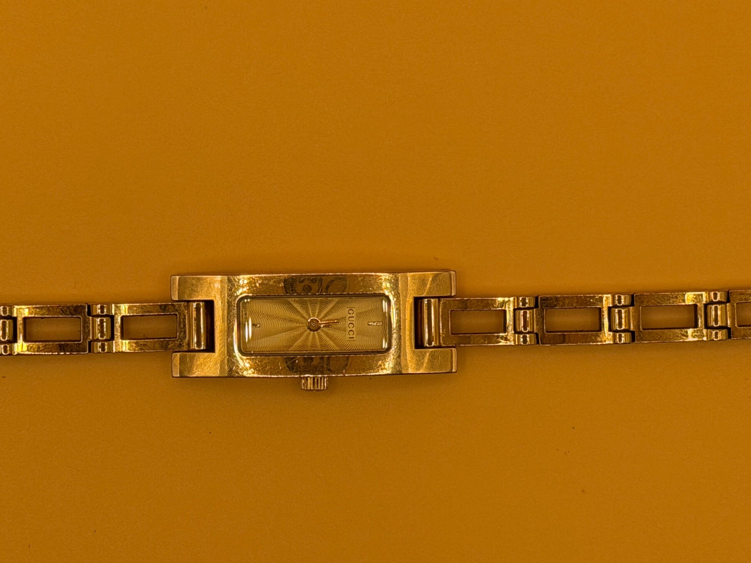 Gucci 3900L Gold Sunburst Dial Quartz image 4