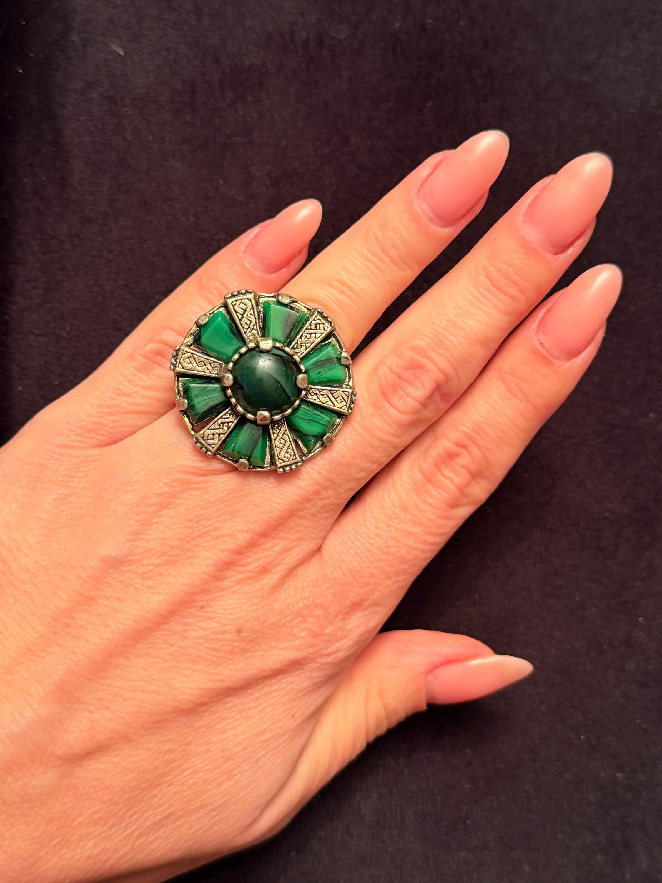 Vintage Miracle Celtic Ring Round Green Stones Scotland In Size I image 6