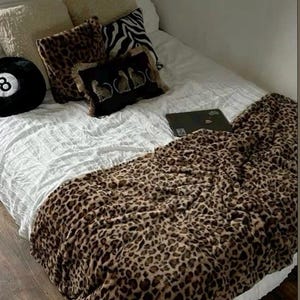 Leopard Print Sherpa Blanket, Two-Tone Plush Reversible Throw | Cozy animal print