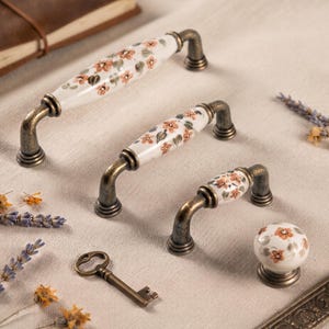 Maniglie per mobili in porcellana dipinte a mano, pomelli per cassetti in ottone anticato, ferramenta vintage per cucina, pomello per comò, maniglie per mobili floreali, 128 mm