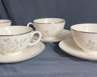 Juego de 4 tazas y platillos Noritake Ivory China 7537 Rosalind con relieve de rosa