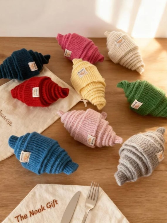 Wool Sophie Scarf, Pure Wool Triangle Shawl, Soft Warm Winter Neck Wrap, Cozy Hand-Feel Kerchief