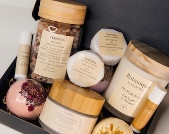 Luxury Spa Gift Box for Women, Cozy Care Package, Pamper Gift Box for Her, Self Care Gift Box, Hygge Gift Set, Relaxation Gift, Get WellGift