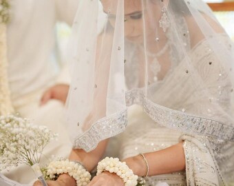 Dupatta nupcial de red blanca con lentejuelas brillantes: velo ligero para bodas y ceremonias