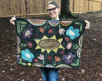 Rug Hooking Pattern ~ Happy Happy Flowers ~ on Linen