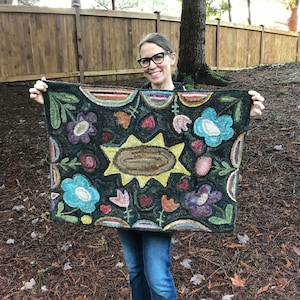 Rug Hooking Pattern ~ Happy Happy Flowers ~ on Linen