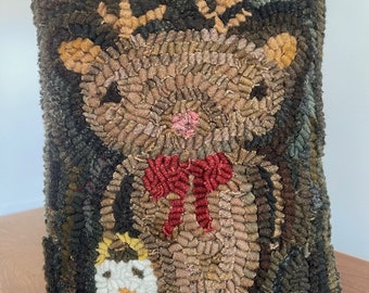 Primitive Folk Art Wool Hooked Rug - Rudy Pillow