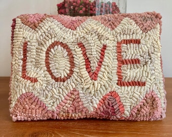 RUG HOOKING KIT - Love - on Linen