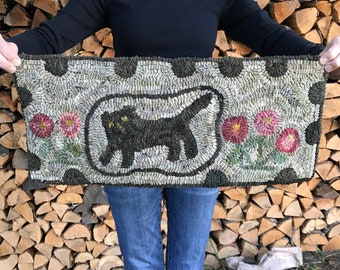 Primitive Wool Folk Art Hooked Rug Little Black Cat ~ Early Style ~