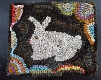 Rug Hooking PATTERN on Linen - Hit and Miss Bunny