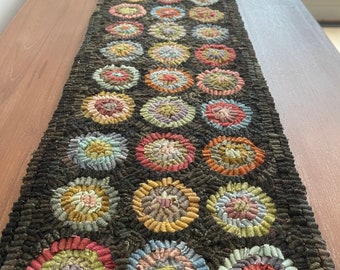 Large Penny Circle Table Runner ~ Rug Hooking Pattern on Linen