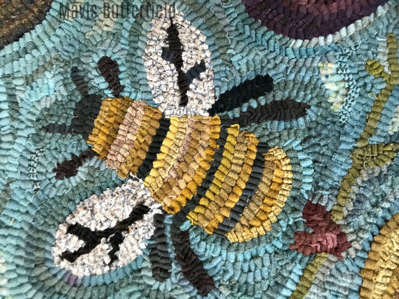 Rug Hooking Pattern - Folk Art Primitive Wool Hooked Rug ~ Queen Bee - Etsy
